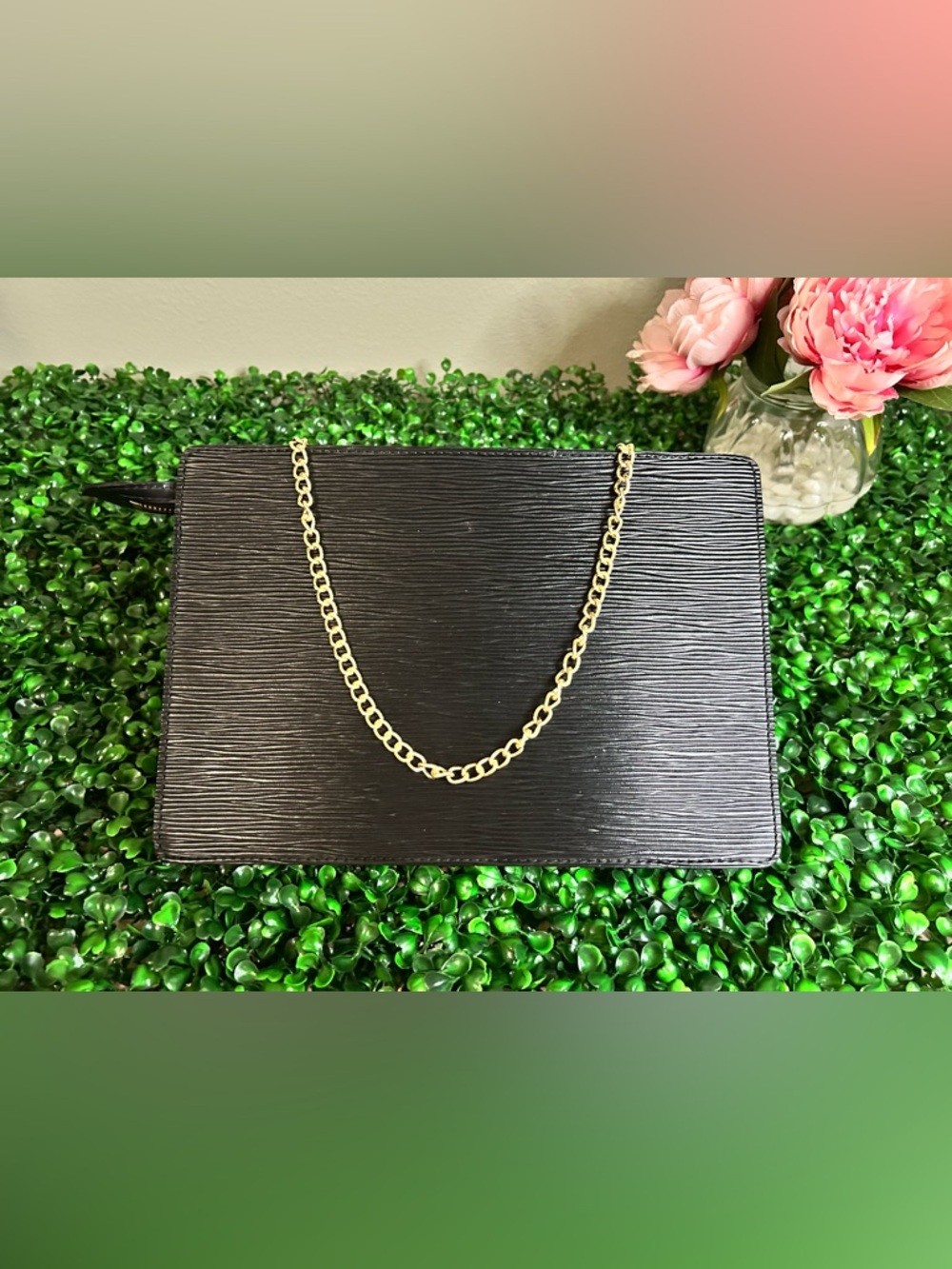 Vintage Louis Vuitton LV Black Epi Zip Pochette w/ Removable Strap - Picture 3 of 15